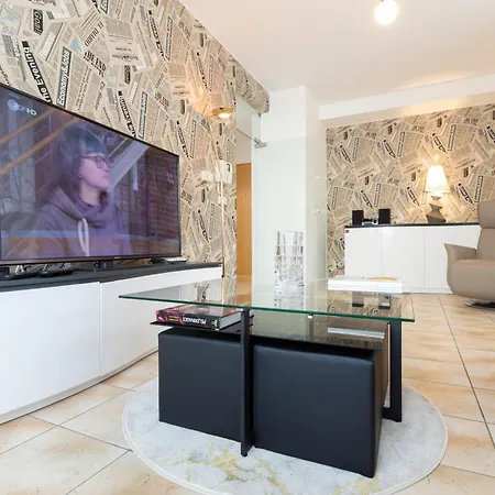 Vittoria Apartment *